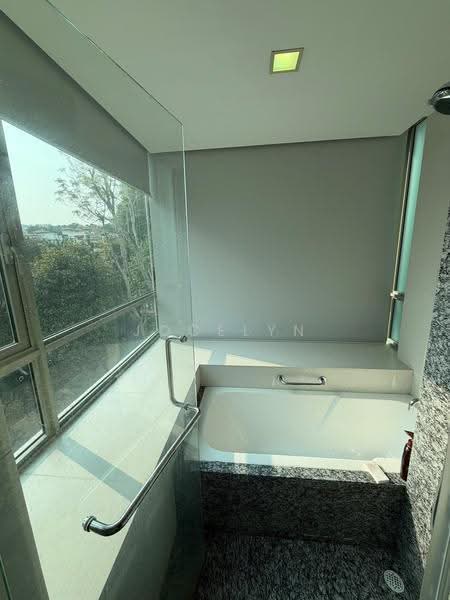 Casa Merah, 56 Tanah Merah Kechil Avenue, Bedok / Upper East Coast, 3 Bedrooms, 1,227 sqft, Condominium For Rent, by Jocelyn Wee, 500262224 - Bathroom - PropertyGuru.com.sg
