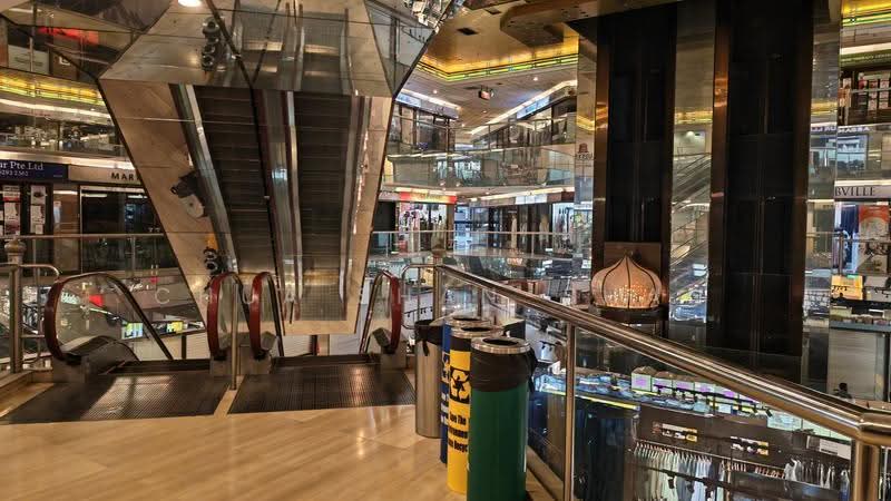 Golden Landmark, 390 Victoria Street, Beach Road / Bugis / Rochor, 323 sqft, Mall Shop For Sale, by Chua Shan-Shan, 500262229 - Near escalator - CommercialGuru.com.sg