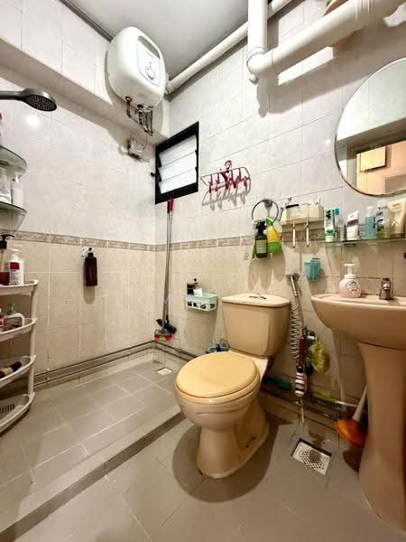 299B Compassvale Street, 299B Compassvale Street, Hougang / Punggol / Sengkang, 4 Bedrooms, 1,227 sqft, HDB Flat For Sale, by Amelia Chia, 500262233 - Bathroom - PropertyGuru.com.sg