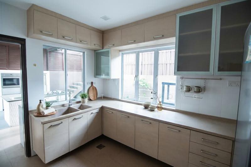GERALD DRIVE VICINITY, GERALD DRIVE VICINITY, Seletar / Yio Chu Kang, 6 Bedrooms, 6,800 sqft, Bungalow House For Sale, by Christina Wong, 500262253 - Kitchen - PropertyGuru.com.sg