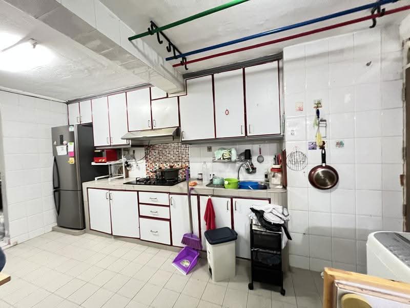 12 Lorong 7 Toa Payoh, 12 Lorong 7 Toa Payoh, Balestier / Toa Payoh, 2 Bedrooms, 710 sqft, HDB Flat For Sale, by Sui Calie, 500262255 - Kitchen - PropertyGuru.com.sg