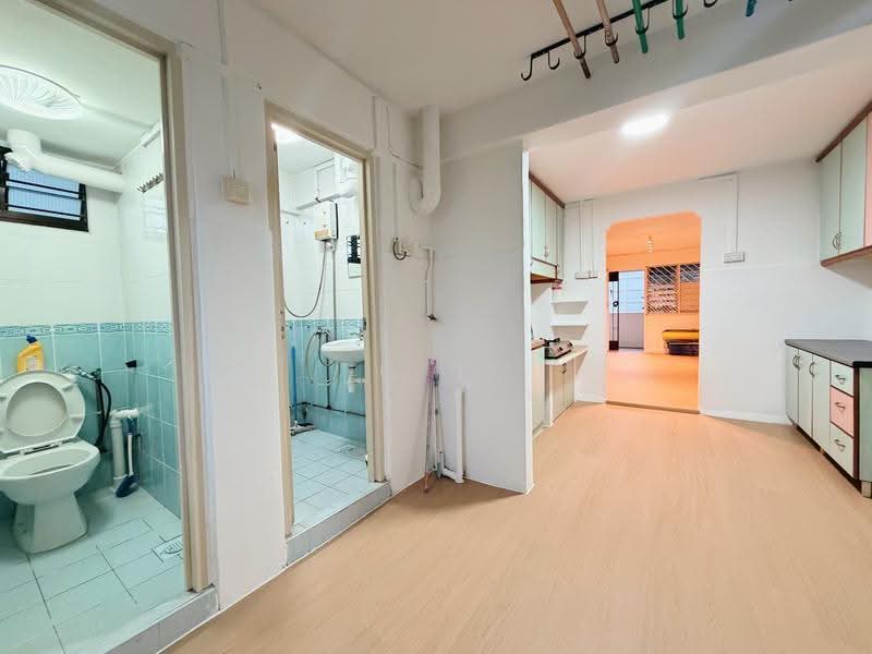 2 Hougang Avenue 3, 2 Hougang Avenue 3, Hougang / Punggol / Sengkang, 2 Bedrooms, 635 sqft, HDB Flat For Sale, by C T Chua, 500262261 - Bathroom - PropertyGuru.com.sg