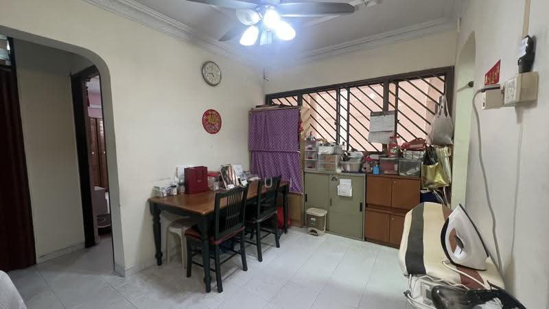 641 Rowell Road, 641 Rowell Road, Farrer Park / Serangoon Rd, 3 Bedrooms, 1,162 sqft, HDB Flat For Sale, by Sui Calie, 500262263 - Dining Room - PropertyGuru.com.sg