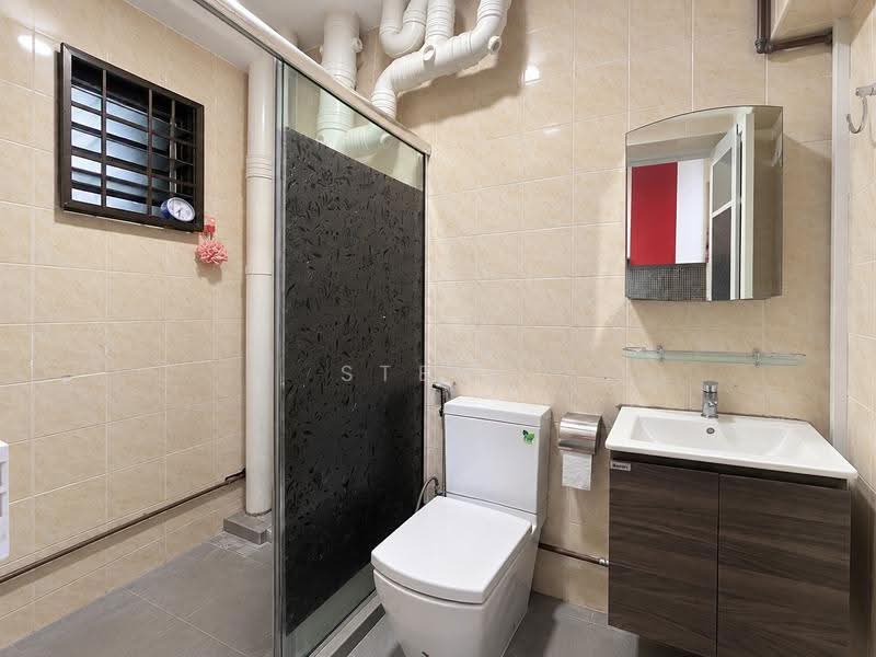 669C Jurong West Street 64, 669C Jurong West Street 64, Boon Lay / Jurong / Tuas, 4 Bedrooms, 1,399 sqft, HDB Flat For Sale, by Steve Htet, 500262273 - Common Bathroom - PropertyGuru.com.sg