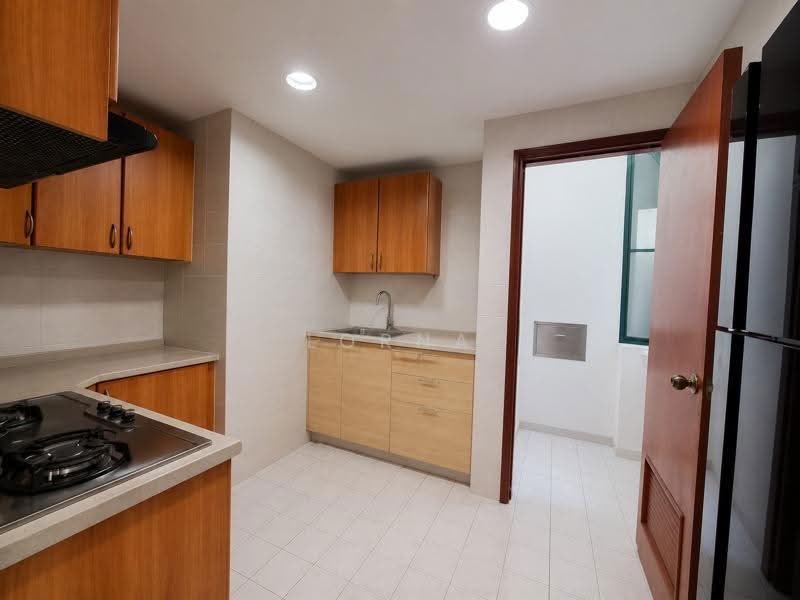 Hazel Park Condo, 15 Hazel Park Condo, Dairy Farm / Bukit Panjang / Choa Chu Kang, 2 Bedrooms, 1,012 sqft, Condominium For Sale, by Lorna Tan, 500262277 - Kitchen - PropertyGuru.com.sg