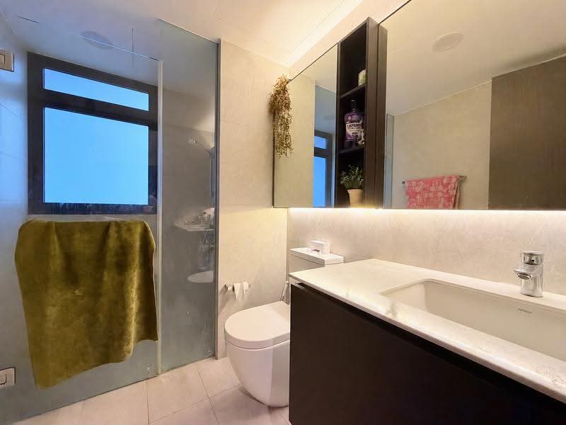 iNz Residence, 74 Choa Chu Kang Avenue 5, Dairy Farm / Bukit Panjang / Choa Chu Kang, 3 Bedrooms, 1,044 sqft, Condominium For Sale, by Louis Koh, 500262280 - Bathroom - PropertyGuru.com.sg