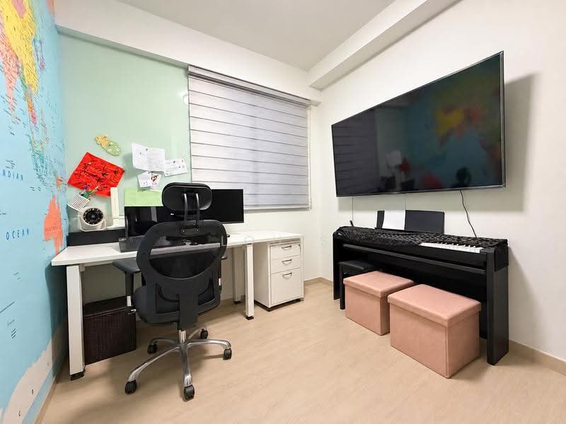 iNz Residence, 74 Choa Chu Kang Avenue 5, Dairy Farm / Bukit Panjang / Choa Chu Kang, 3 Bedrooms, 1,044 sqft, Condominium For Sale, by Louis Koh, 500262280 - Study - PropertyGuru.com.sg