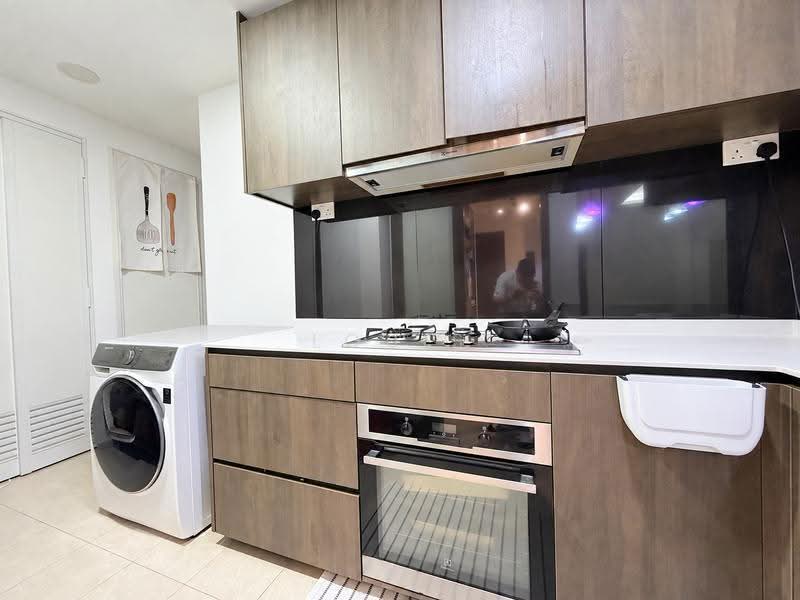 iNz Residence, 74 Choa Chu Kang Avenue 5, Dairy Farm / Bukit Panjang / Choa Chu Kang, 3 Bedrooms, 1,044 sqft, Condominium For Sale, by Louis Koh, 500262280 - Kitchen - PropertyGuru.com.sg