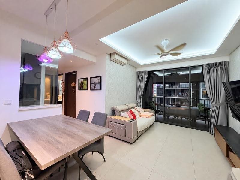 iNz Residence, 74 Choa Chu Kang Avenue 5, Dairy Farm / Bukit Panjang / Choa Chu Kang, 3 Bedrooms, 1,044 sqft, Condominium For Sale, by Louis Koh, 500262280 - Living Room - PropertyGuru.com.sg