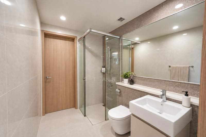 Twin Fountains, 15 Woodlands Avenue 6, Admiralty / Woodlands, 5 Bedrooms, 2,207 sqft, Condominium For Sale, by Stan Lee 李俊豪, 500262305 - Bathroom - PropertyGuru.com.sg