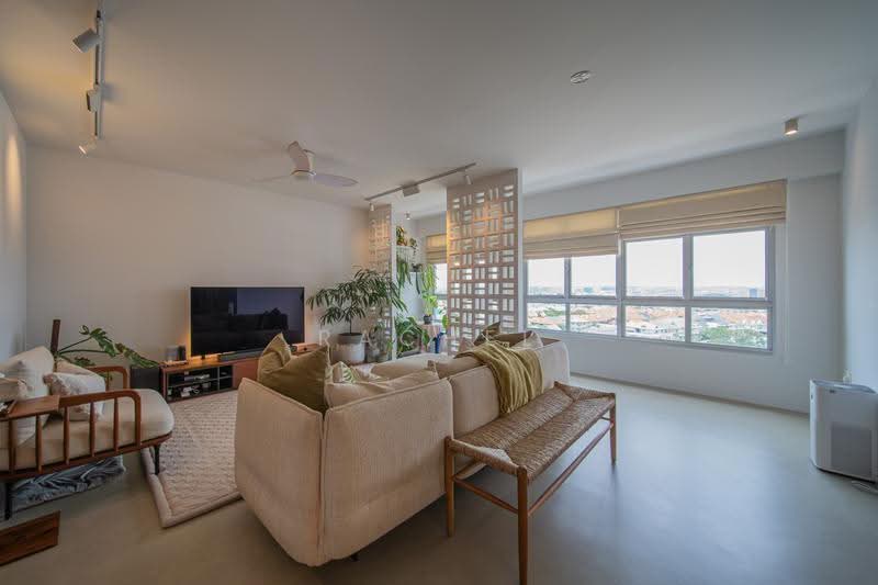 152B Bedok South Road, 152B Bedok South Road, Bedok / Upper East Coast, 3 Bedrooms, 1,216 sqft, HDB Flat For Sale, by Rachel Xu, 500262308 - Living Room - PropertyGuru.com.sg