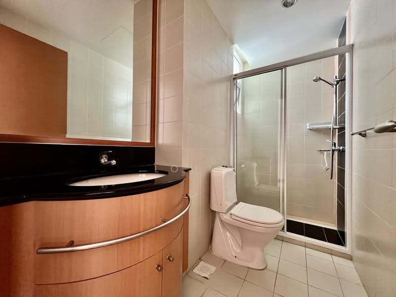 Summerhill, 52 Hume Avenue, Clementi Park / Upper Bukit Timah, 2 Bedrooms, 947 sqft, Condominium For Rent, by Louis Ang 洪家豪, 500262310 - Bathroom - PropertyGuru.com.sg