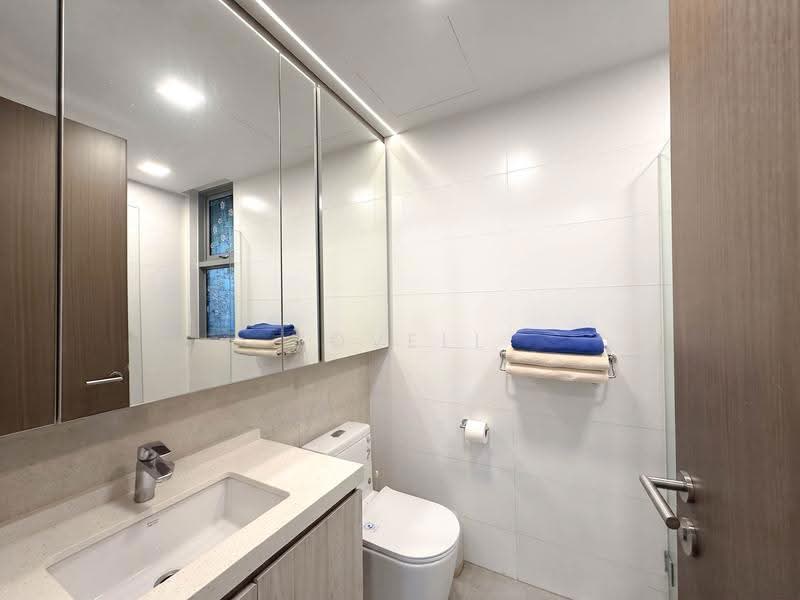 Hundred Trees, 89 West Coast Drive, Buona Vista / West Coast / Clementi New Town, 2 Bedrooms, 915 sqft, Condominium For Sale, by Novell Tan, 500262324 - Bathroom - PropertyGuru.com.sg