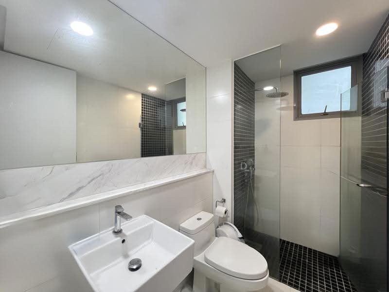 Ferraria Park Condo, 28 Flora Drive, Changi Airport / Changi Village, 3 Bedrooms, 1,356 sqft, Condominium For Rent, by Desmond Lee, 500262326 - Bathroom - PropertyGuru.com.sg