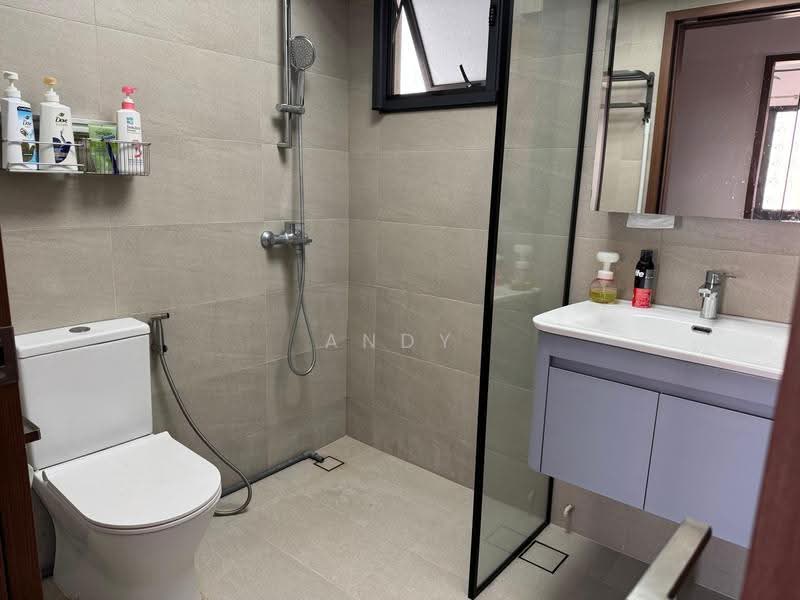 301B Tengah Drive, Tengah Drive, Room Rental, 111 sqft, HDB Flat For Rent, by Andy Lim 林佳俊, 500262331 - Bathroom - PropertyGuru.com.sg