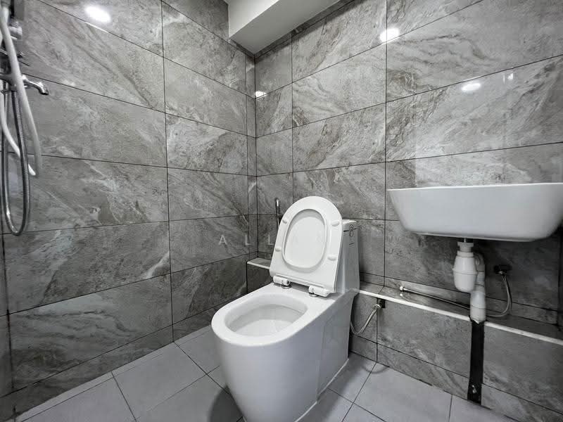 People's Park Complex, 1 Park Road, Boat Quay / Raffles Place / Marina, 5 Bedrooms, 1,119 sqft, Apartment For Rent, by Allan Zheng 鄭黎, 500262335 - Bathroom - PropertyGuru.com.sg