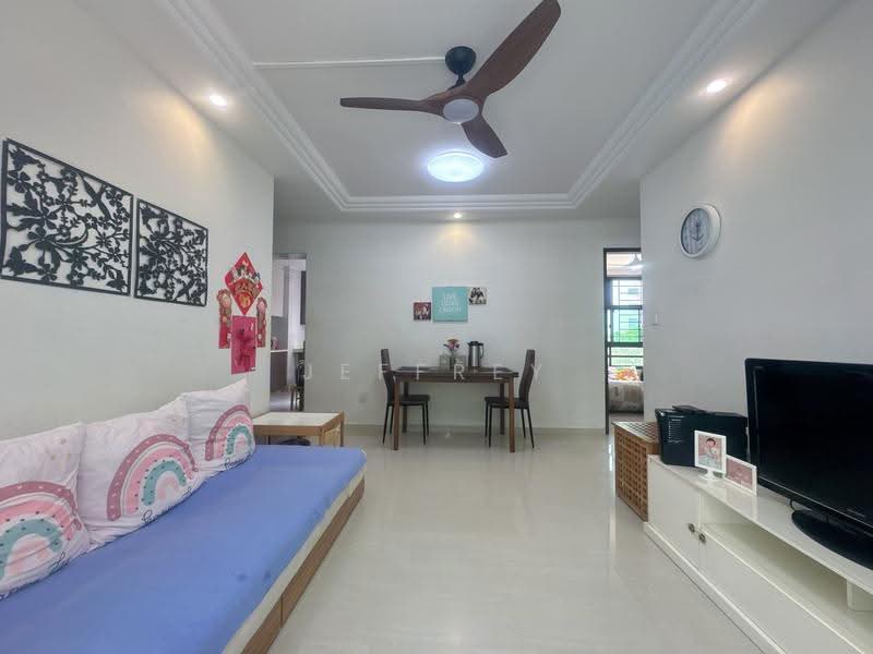 35 Eunos Crescent, 35 Eunos Crescent, Eunos / Geylang / Paya Lebar, 2 Bedrooms, 646 sqft, HDB Flat For Sale, by Jeffrey Liew, 500262340 - Living Room - PropertyGuru.com.sg