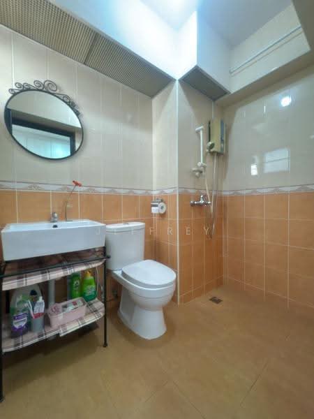 35 Eunos Crescent, 35 Eunos Crescent, Eunos / Geylang / Paya Lebar, 2 Bedrooms, 646 sqft, HDB Flat For Sale, by Jeffrey Liew, 500262340 - Bathroom - PropertyGuru.com.sg