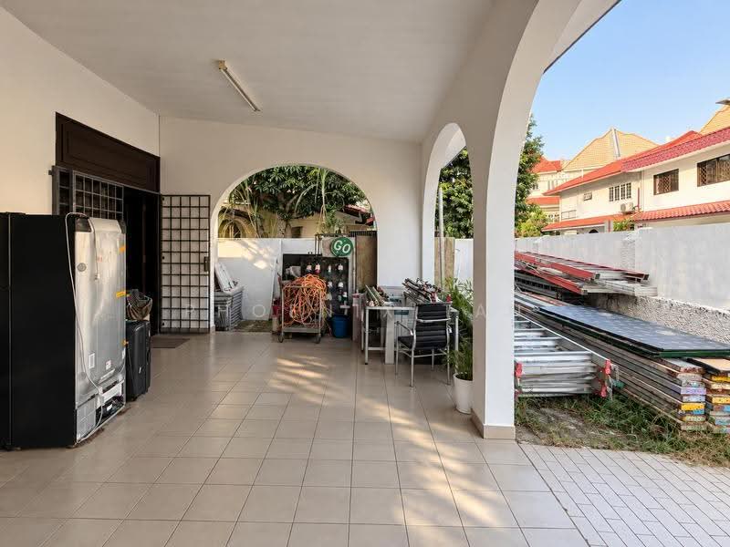 Kovan Semi-Detached House 1km to Rosyth School, Near Amenities & Buses, Jalan Limbok, Chuan Hoe Avenue, Yio Chu Kang Road, Phillips Avenue, Hougang / Punggol / Sengkang, 4 Bedrooms, 2,300 sqft, Semi-Detached House For Sale, by Phoenix Tan Feng Huang, 500262341 - Exterior - PropertyGuru.com.sg