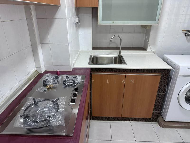 79B Toa Payoh Central, 79B Toa Payoh Central, Balestier / Toa Payoh, 3 Bedrooms, 980 sqft, HDB Flat For Rent, by Ashely Lian, 500262349 - Kitchen - PropertyGuru.com.sg