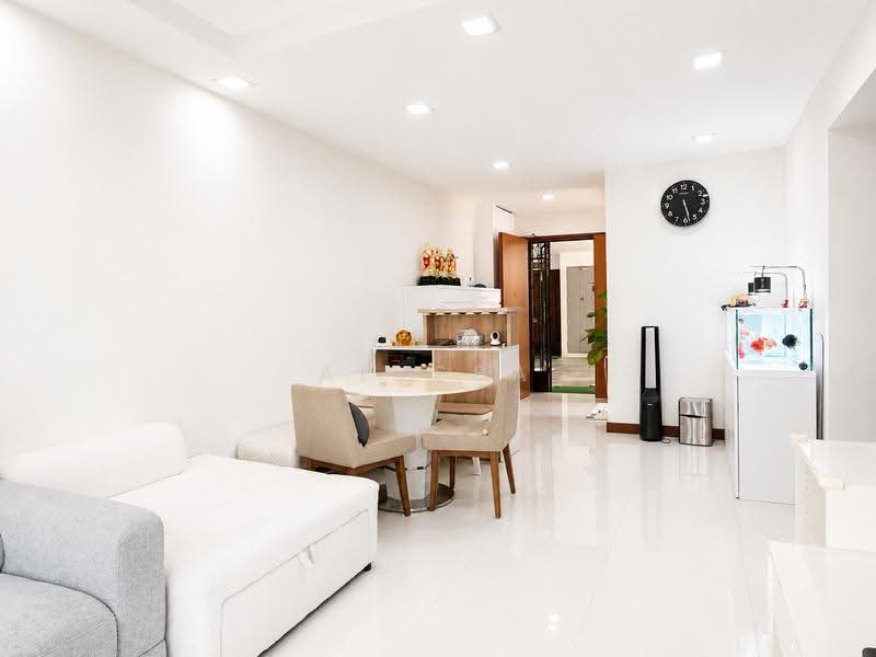 487C Choa Chu Kang Avenue 5, 487C Choa Chu Kang Avenue 5, Dairy Farm / Bukit Panjang / Choa Chu Kang, 3 Bedrooms, 1,001 sqft, HDB Flat For Sale, by Alyssa Chia, 500262350 - Living Room - PropertyGuru.com.sg
