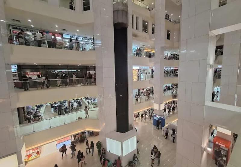 Lucky Plaza, 304 Orchard Road, Orchard / River Valley, 884 sqft, Mall Shop For Rent, by Takayama Kiyonori, 500262354 - Interior - CommercialGuru.com.sg