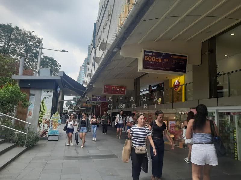 Lucky Plaza, 304 Orchard Road, Orchard / River Valley, 884 sqft, Mall Shop For Rent, by Takayama Kiyonori, 500262354 - CommercialGuru.com.sg