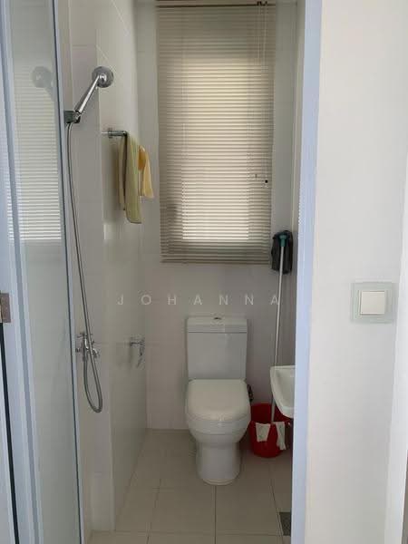 Grange Infinite, 27 Grange Road, Orchard / River Valley, 3 Bedrooms, 2,250 sqft, Condominium For Rent, by Johanna Chow, 500262366 - Bathroom - PropertyGuru.com.sg