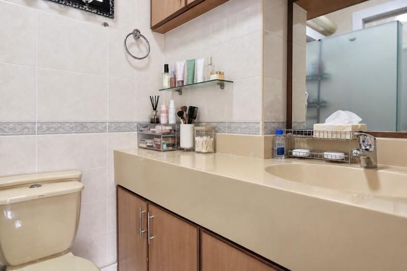 341 Sembawang Close, 341 Sembawang Close, Sembawang / Yishun, 3 Bedrooms, 1,023 sqft, HDB Flat For Sale, by Jasmine Tan, 500262380 - Master Bathroom - PropertyGuru.com.sg