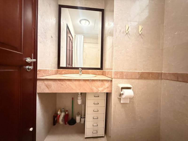 Tanglin Regency, 381 Tanglin Road, Tanglin / Holland / Bukit Timah, 2 Bedrooms, 883 sqft, Condominium For Rent, by Baron Tan 陈鼎超, 500262386 - PropertyGuru.com.sg