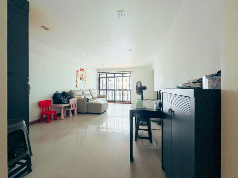 990A Jurong West Street 93, 990A Jurong West Street 93, Boon Lay / Jurong / Tuas, 3 Bedrooms, 1,001 sqft, HDB Flat For Sale, by Tamil Chelvan, 500262389 - Living Room - PropertyGuru.com.sg