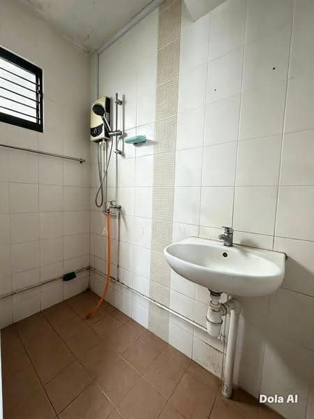105 Serangoon North Avenue 1, 105 Serangoon North Avenue 1, Hougang / Punggol / Sengkang, 2 Bedrooms, 646 sqft, HDB Flat For Sale, by Arthur Loo, 500262391 - Bathroom - PropertyGuru.com.sg