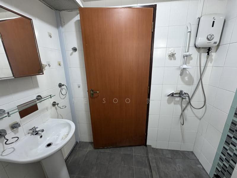 613A Punggol Drive, 613A Punggol Drive, Hougang / Punggol / Sengkang, 2 Bedrooms, 1,001 sqft, HDB Flat For Rent, by Zane Soo 苏昱能, 500262406 - Bathroom - PropertyGuru.com.sg