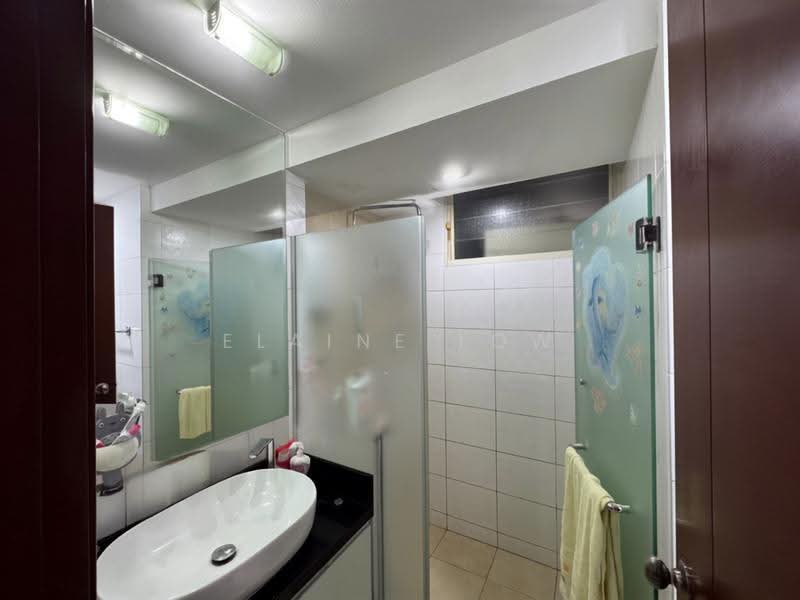 Rio Vista, 12 Upper Serangoon View, Hougang / Punggol / Sengkang, 3 Bedrooms, 1,247 sqft, Condominium For Sale, by Elaine Low, 500262410 - Bathroom - PropertyGuru.com.sg
