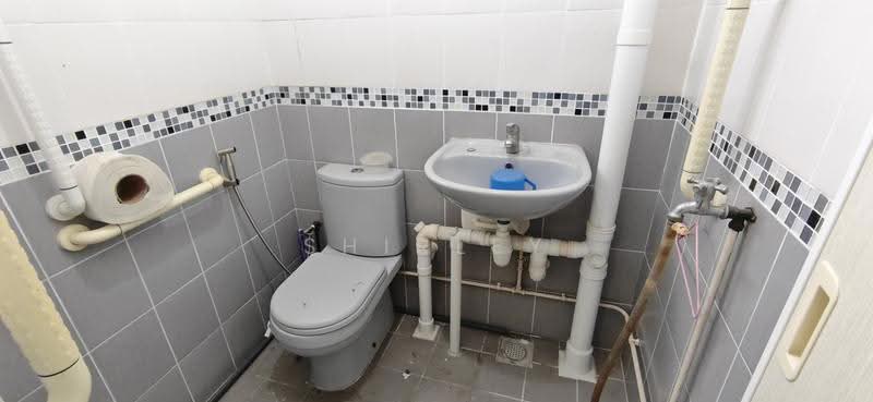 542 Ang Mo Kio Avenue 10, 542 Ang Mo Kio Avenue 10, Ang Mo Kio / Bishan / Thomson, 2 Bedrooms, 732 sqft, HDB Flat For Sale, by Shirley Tan, 500262414 - Bathroom - PropertyGuru.com.sg
