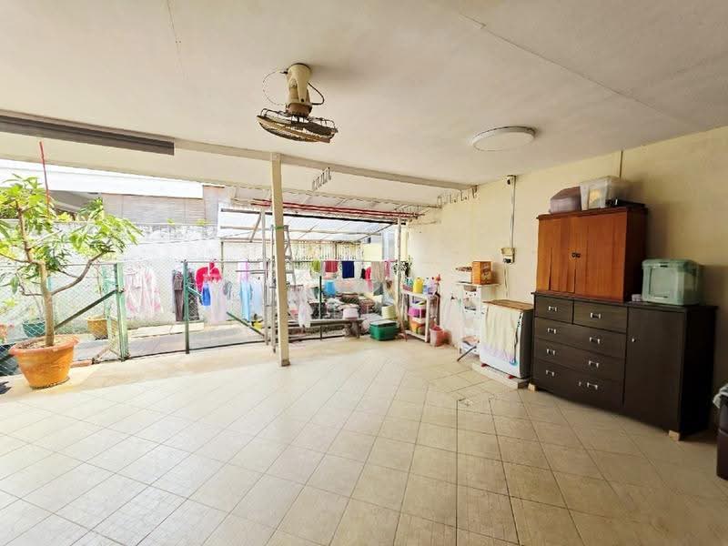 SUPER CHEAP! FREEHOLD CORNER TERRACE @ JALAN PARAS, JALAN PARAS, Eunos / Geylang / Paya Lebar, 5 Bedrooms, 2,000 sqft, Corner Terrace For Sale, by Kimberly Tang, 500262418 - PropertyGuru.com.sg