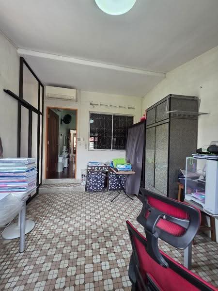 SUPER CHEAP! FREEHOLD CORNER TERRACE @ JALAN PARAS, JALAN PARAS, Eunos / Geylang / Paya Lebar, 5 Bedrooms, 2,000 sqft, Corner Terrace For Sale, by Kimberly Tang, 500262418 - PropertyGuru.com.sg