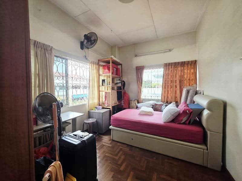 SUPER CHEAP! FREEHOLD CORNER TERRACE @ JALAN PARAS, JALAN PARAS, Eunos / Geylang / Paya Lebar, 5 Bedrooms, 2,000 sqft, Corner Terrace For Sale, by Kimberly Tang, 500262418 - PropertyGuru.com.sg