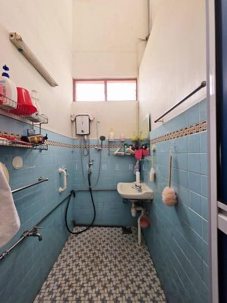 SUPER CHEAP! FREEHOLD CORNER TERRACE @ JALAN PARAS, JALAN PARAS, Eunos / Geylang / Paya Lebar, 5 Bedrooms, 2,000 sqft, Corner Terrace For Sale, by Kimberly Tang, 500262418 - PropertyGuru.com.sg