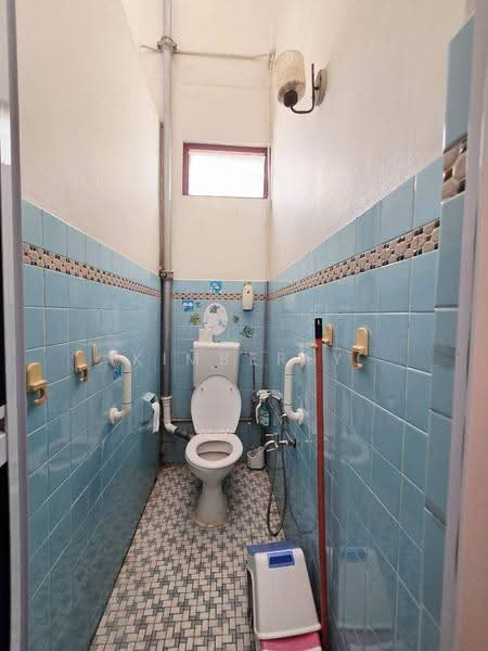 SUPER CHEAP! FREEHOLD CORNER TERRACE @ JALAN PARAS, JALAN PARAS, Eunos / Geylang / Paya Lebar, 5 Bedrooms, 2,000 sqft, Corner Terrace For Sale, by Kimberly Tang, 500262418 - PropertyGuru.com.sg