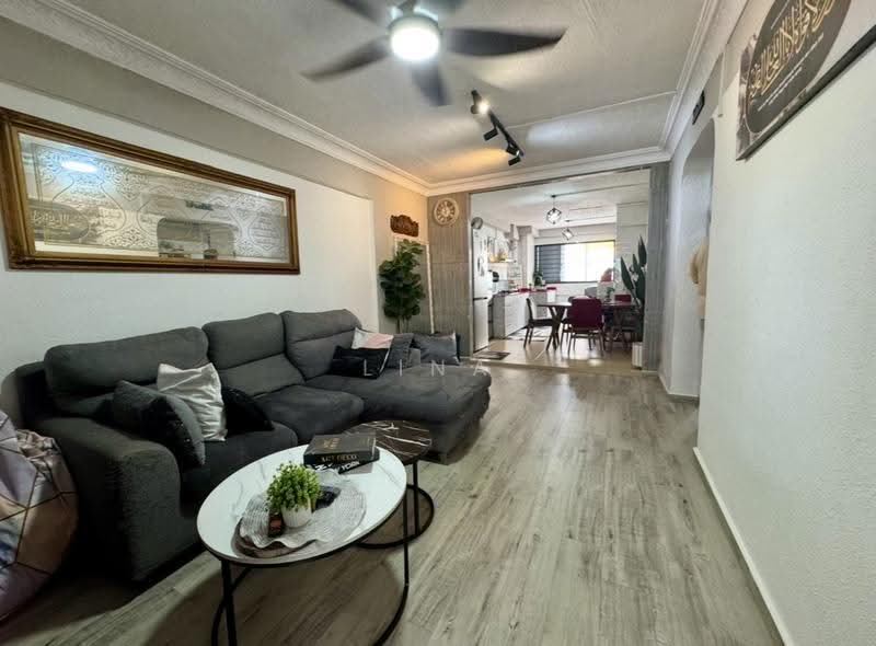172 Yishun Avenue 7, 172 Yishun Avenue 7, Sembawang / Yishun, 2 Bedrooms, 689 sqft, HDB Flat For Sale, by Lina Dewi, 500262429 - Living Room - PropertyGuru.com.sg