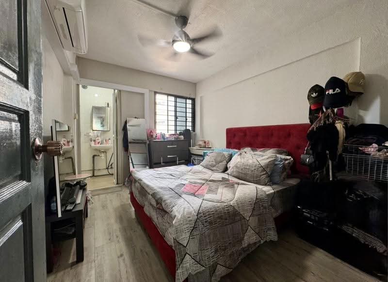 172 Yishun Avenue 7, 172 Yishun Avenue 7, Sembawang / Yishun, 2 Bedrooms, 689 sqft, HDB Flat For Sale, by Lina Dewi, 500262429 - Bedroom - PropertyGuru.com.sg