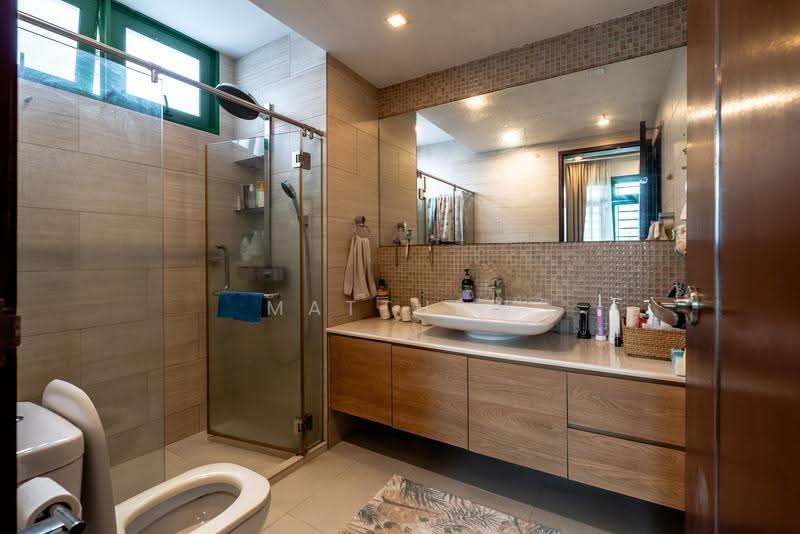 Signature Park, 46 Toh Tuck Road, Clementi Park / Upper Bukit Timah, 2 Bedrooms, 1,087 sqft, Condominium For Sale, by Matthew Lam, 500262432 - Bathroom - PropertyGuru.com.sg