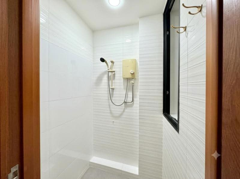 Bedok Walk, Bedok / Upper East Coast, Room Rental, 100 sqft, Terraced House For Rent, by Chloe Lim, 500262433 - Bathroom - PropertyGuru.com.sg