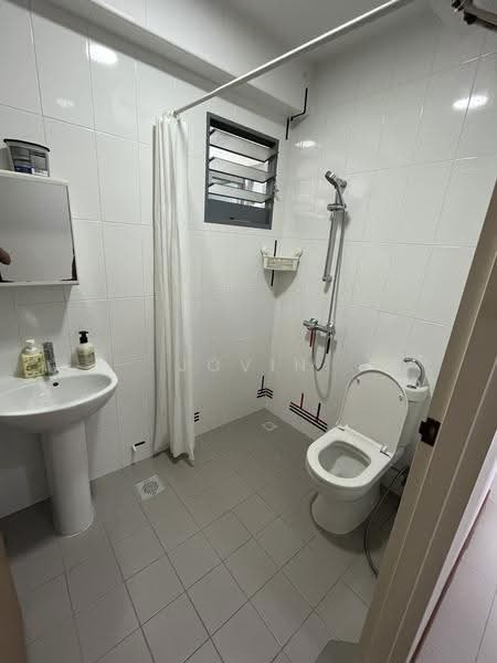 53 Strathmore Avenue, 53 Strathmore Avenue, Alexandra / Commonwealth, Room Rental, 100 sqft, HDB Flat For Rent, by Jovin Yeo, 500262437 - Bathroom - PropertyGuru.com.sg