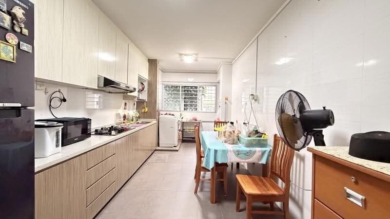 285 Tampines Street 22, 285 Tampines Street 22, Pasir Ris / Tampines, 2 Bedrooms, 796 sqft, HDB Flat For Sale, by Nur Fudge, 500262439 - Kitchen - PropertyGuru.com.sg