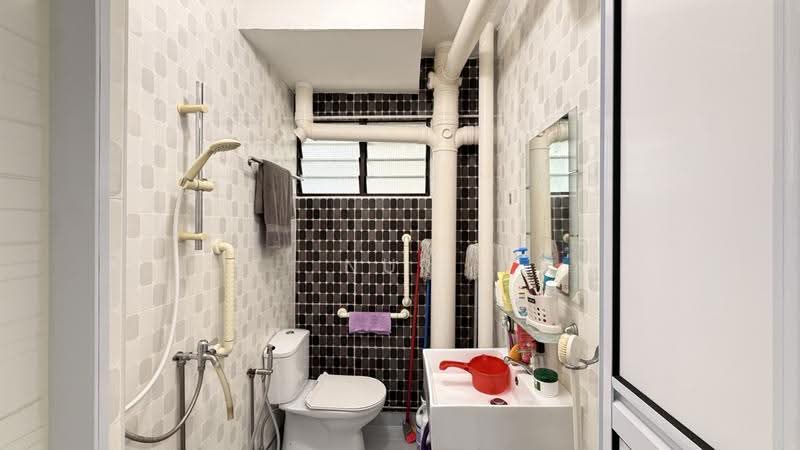 285 Tampines Street 22, 285 Tampines Street 22, Pasir Ris / Tampines, 2 Bedrooms, 796 sqft, HDB Flat For Sale, by Nur Fudge, 500262439 - Bathroom - PropertyGuru.com.sg
