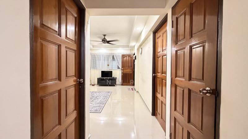 285 Tampines Street 22, 285 Tampines Street 22, Pasir Ris / Tampines, 2 Bedrooms, 796 sqft, HDB Flat For Sale, by Nur Fudge, 500262439 - Living Room - PropertyGuru.com.sg