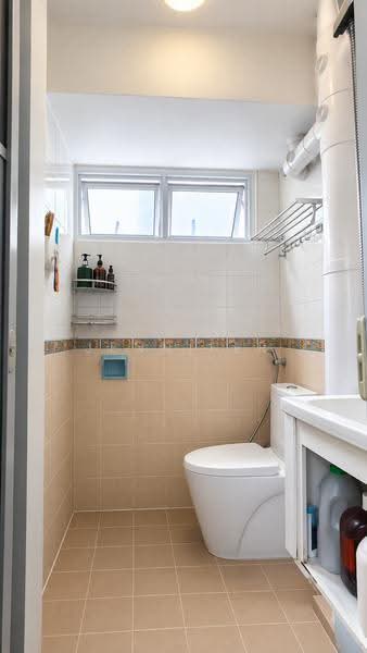 56 Telok Blangah Heights, 56 Telok Blangah Heights, Harbourfront / Telok Blangah, 3 Bedrooms, 980 sqft, HDB Flat For Sale, by Jennifer Zhou Yiqin, 500262443 - Bathroom - PropertyGuru.com.sg