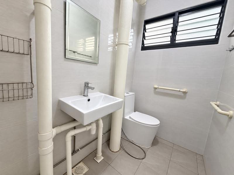 362 Yishun Ring Road, 362 Yishun Ring Road, Sembawang / Yishun, 3 Bedrooms, 111 sqft, HDB Flat For Sale, by Adi Mesti Jadi, 500262451 - Bathroom - PropertyGuru.com.sg